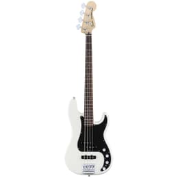 Hudobný nástroj Fender Precision Deluxe Active