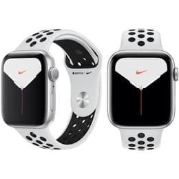 Apple Watch Series 5 (2019) GPS 44 mm - Hliníková Strieborná - Nike Sport band Biela/Čierna